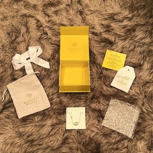 NWT and Box and Bow!! Kendra Scott Necklace